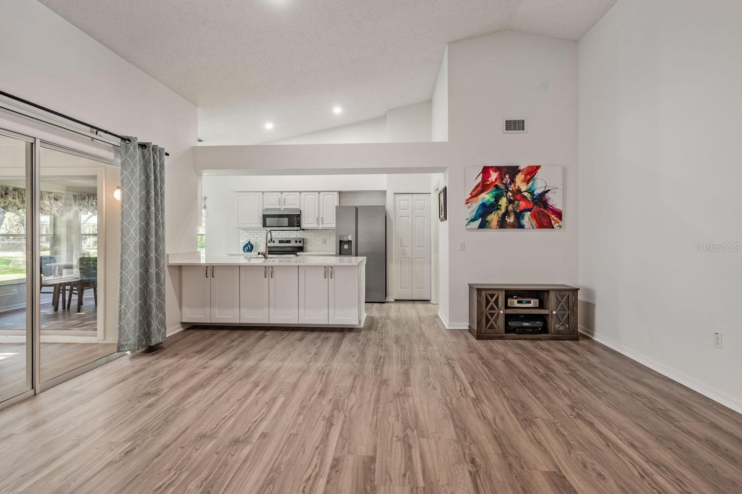 Dining area adjoins kitchen