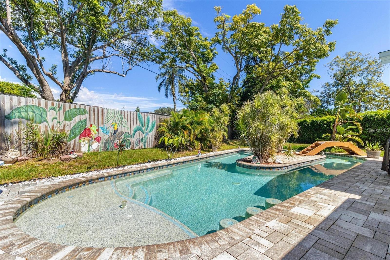 CUSTOM POOL