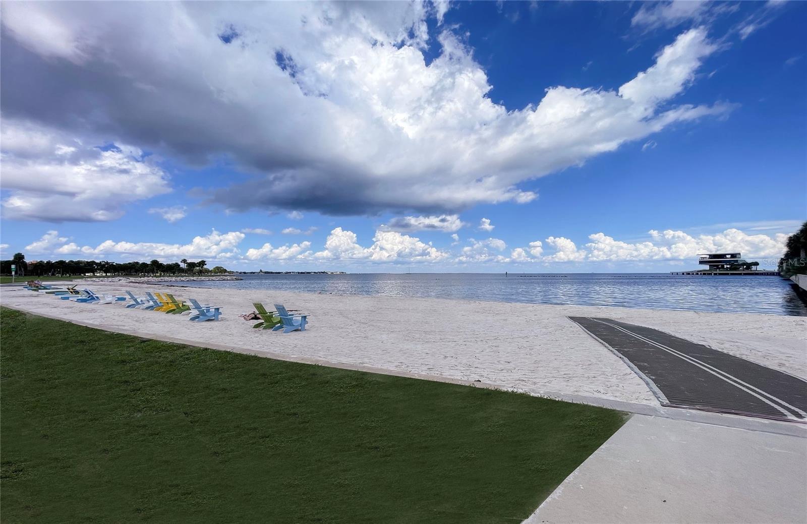 Enjoy sunning at the spa beach at the pier