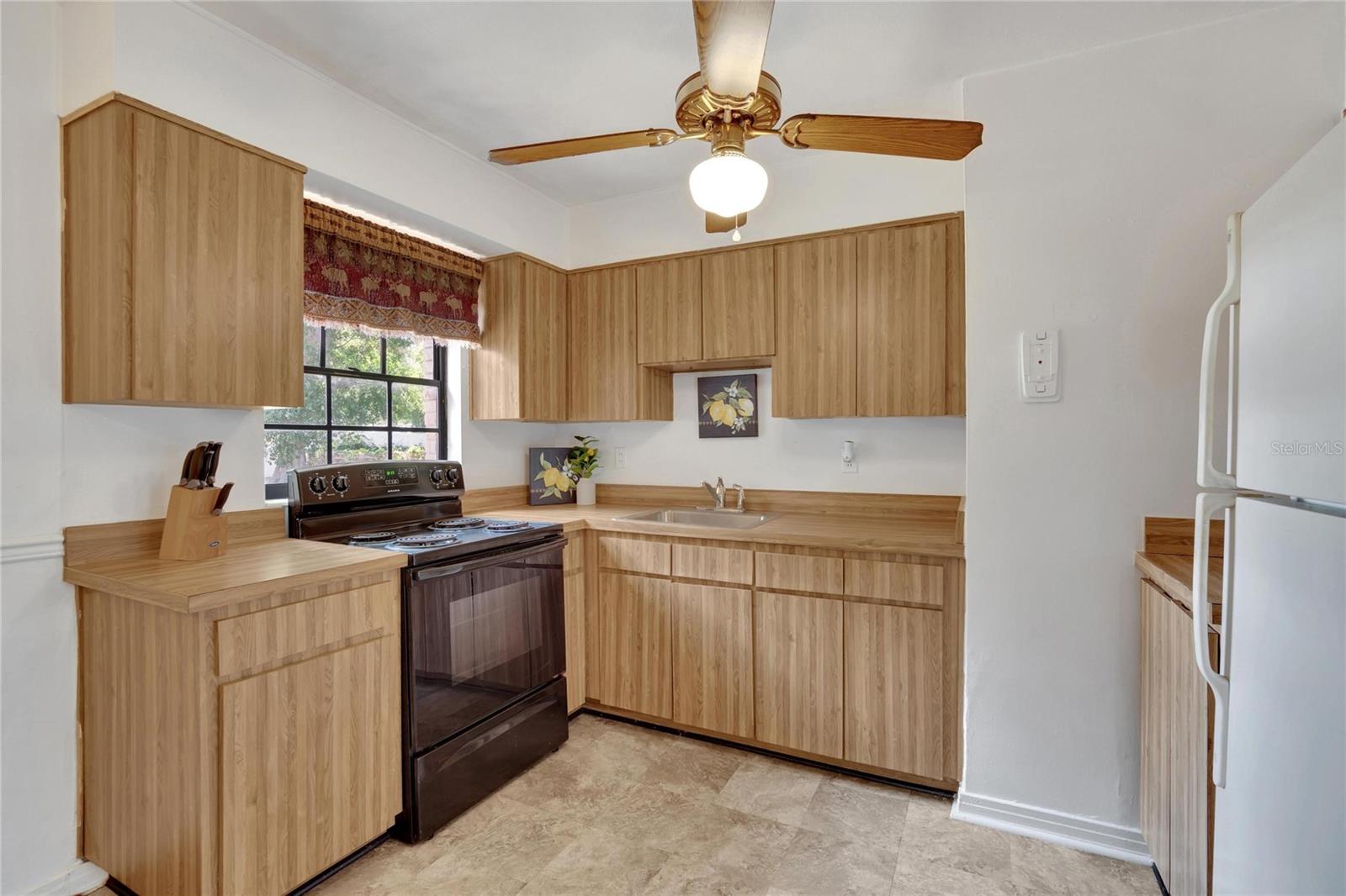 TB8508715
