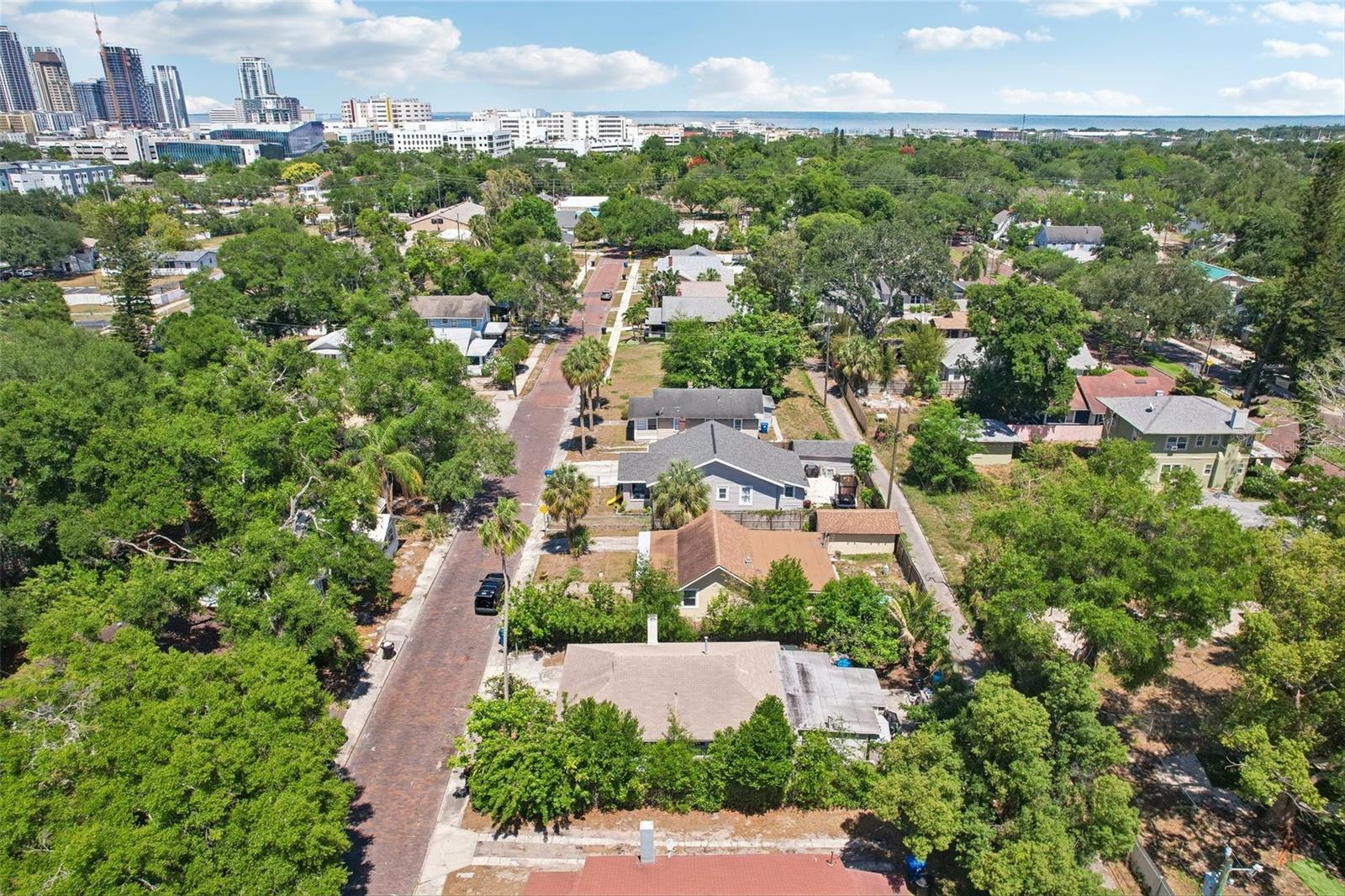 TB8508752