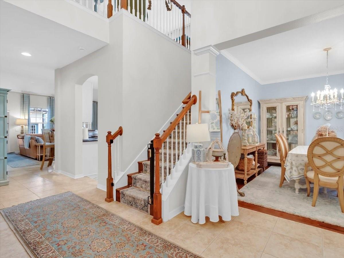 Foyer / Dining room