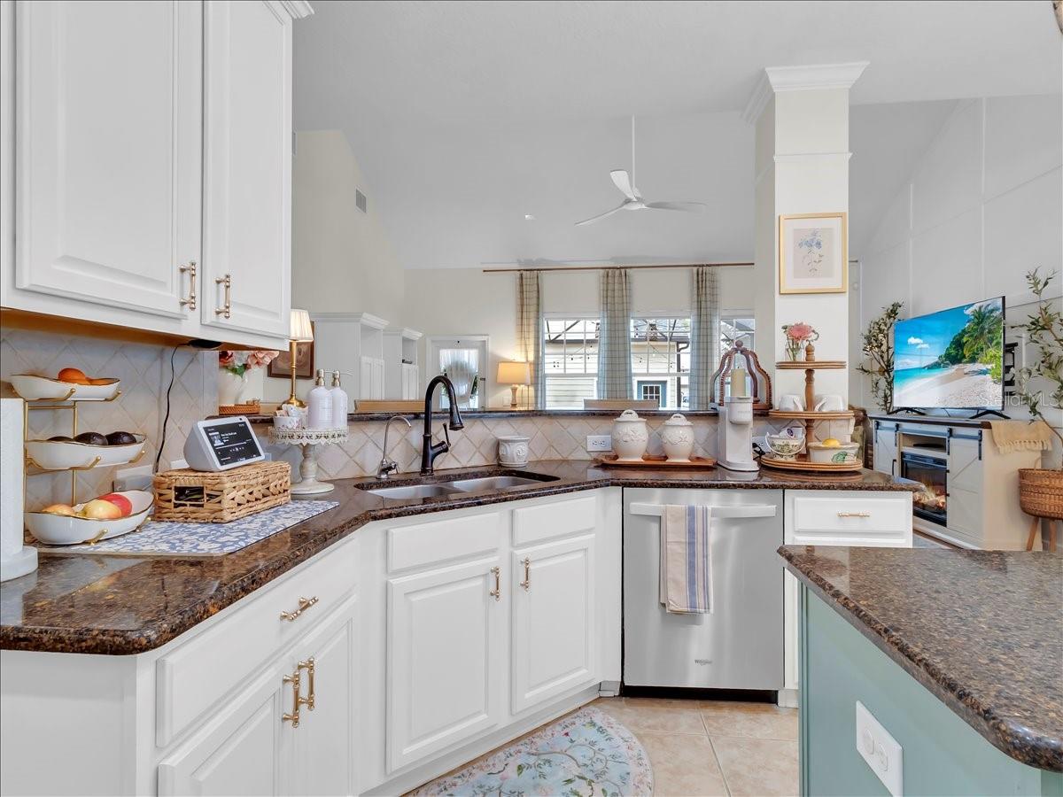 Spacious workable kitchen with a Large Breakfast bar seating!