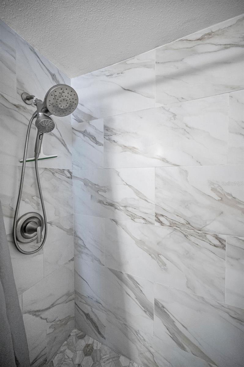 Primary en-suite shower