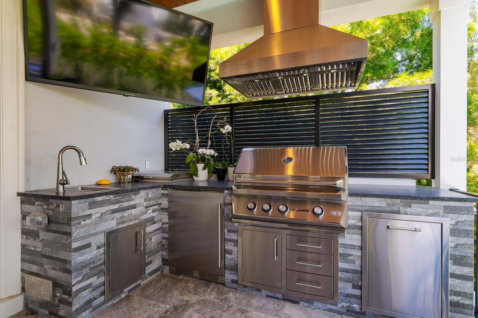 Outdoor Kitchen