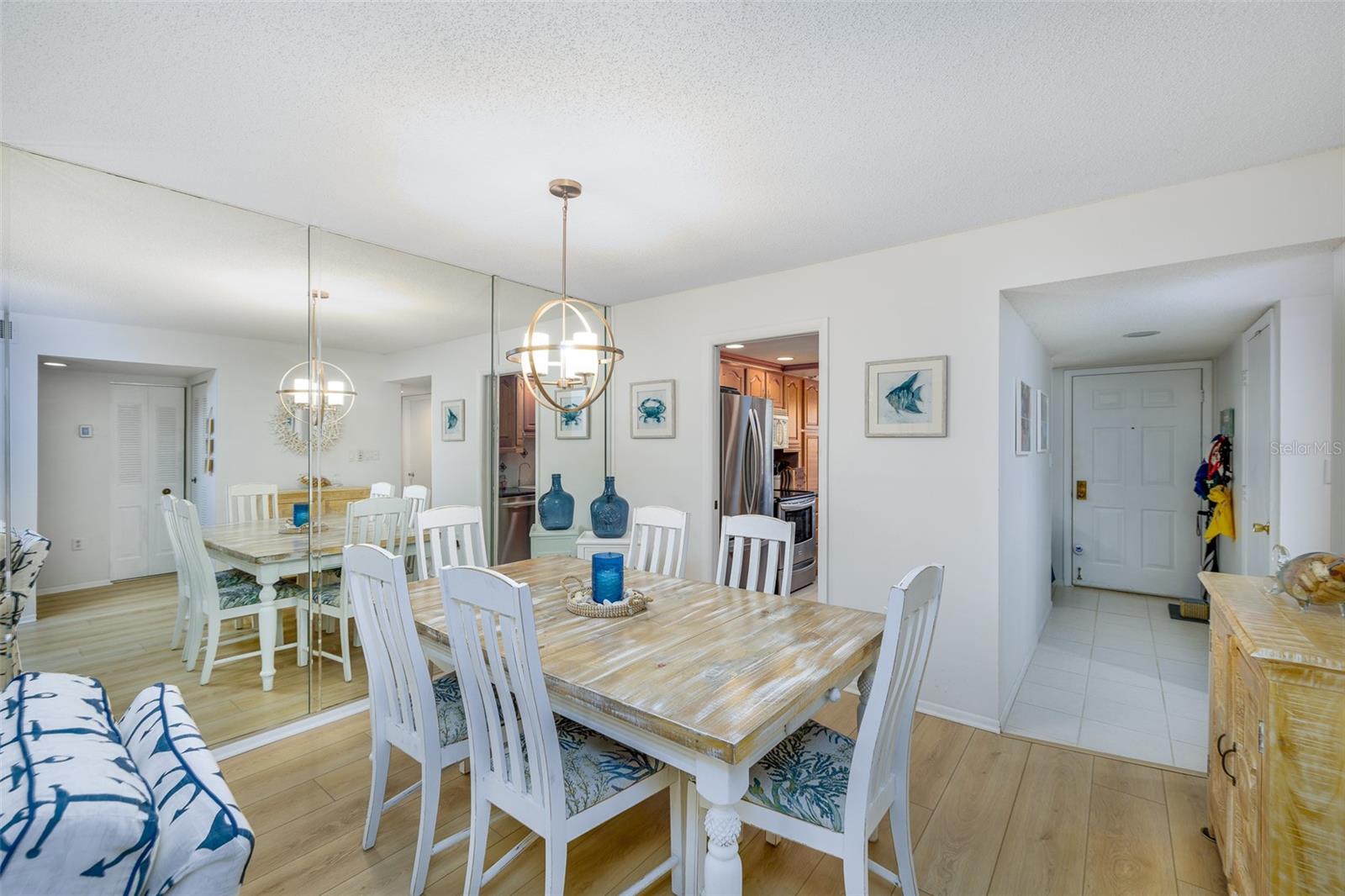 Living & Dinning Room Combo