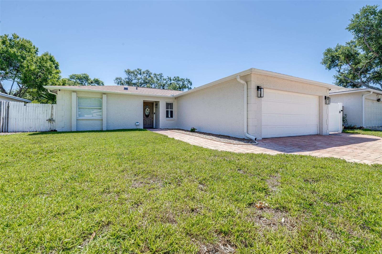 TB8508854