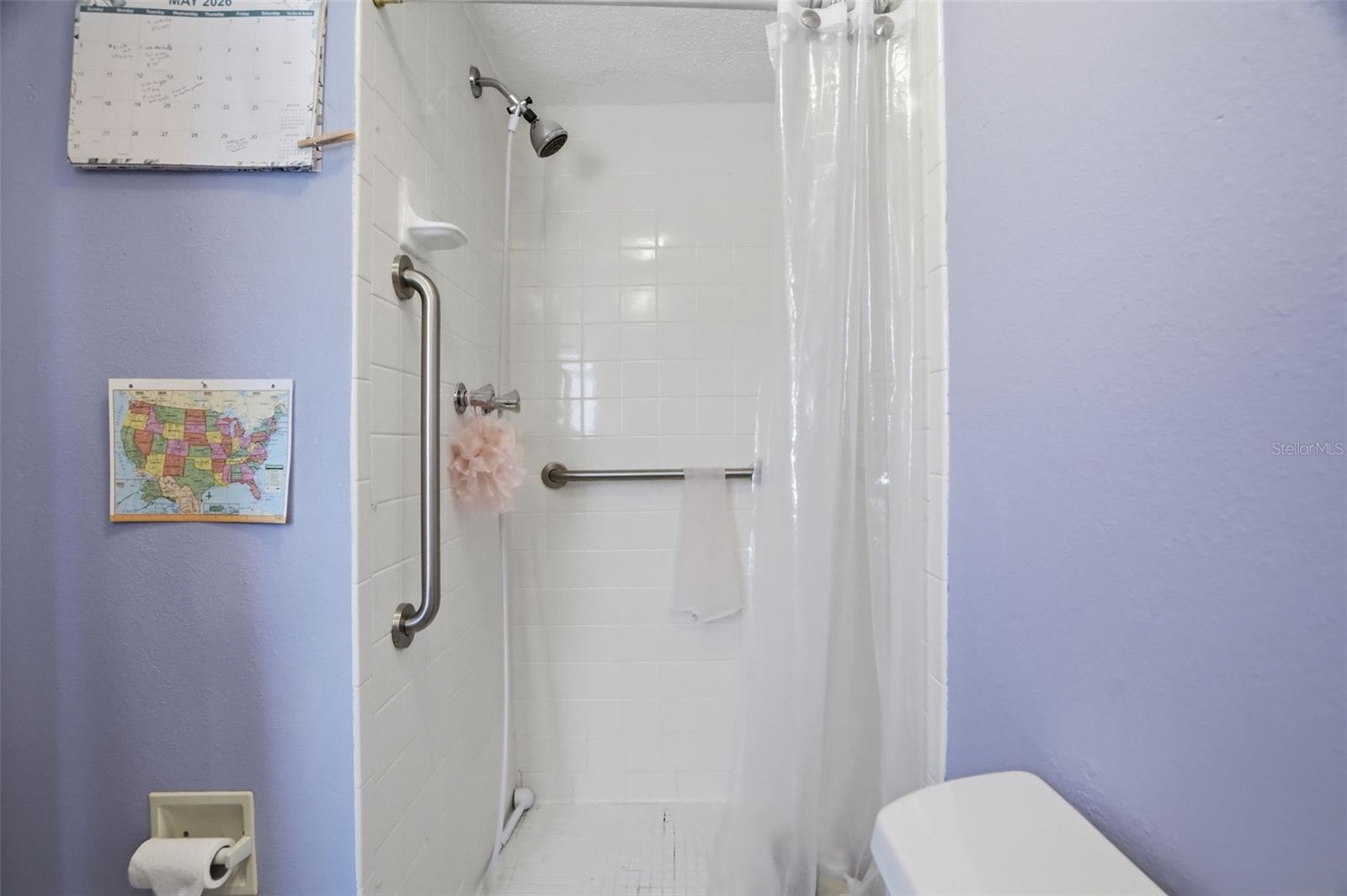 Primary Ensuite Bath w/walk in shower