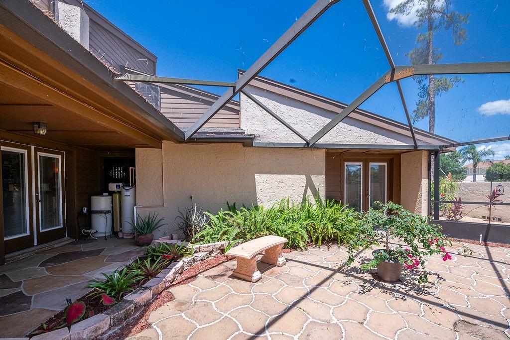 TB8508908