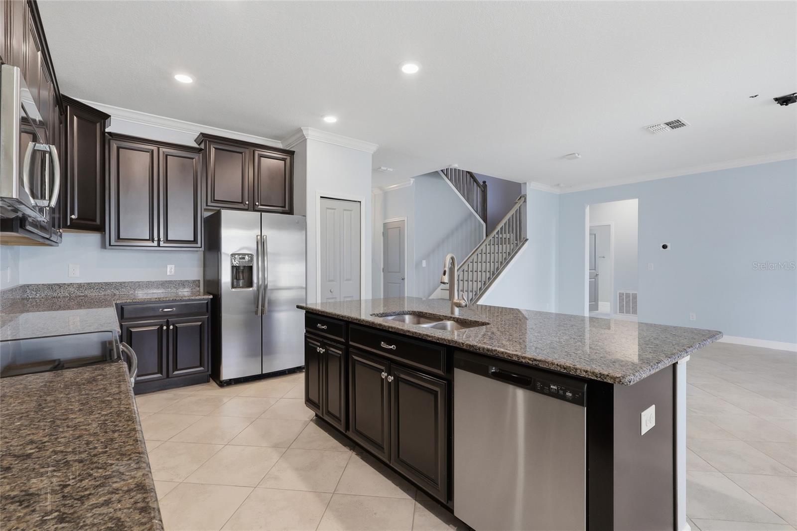 TB8508930