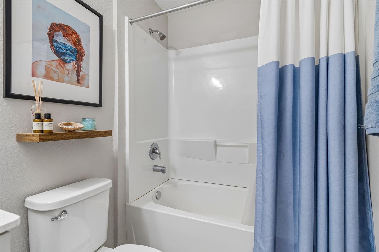 Shower/Tub combo...