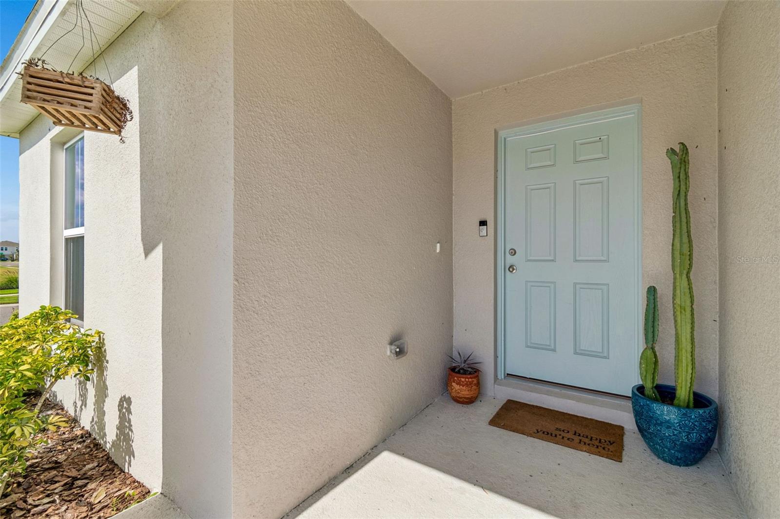 Great covered front porch...