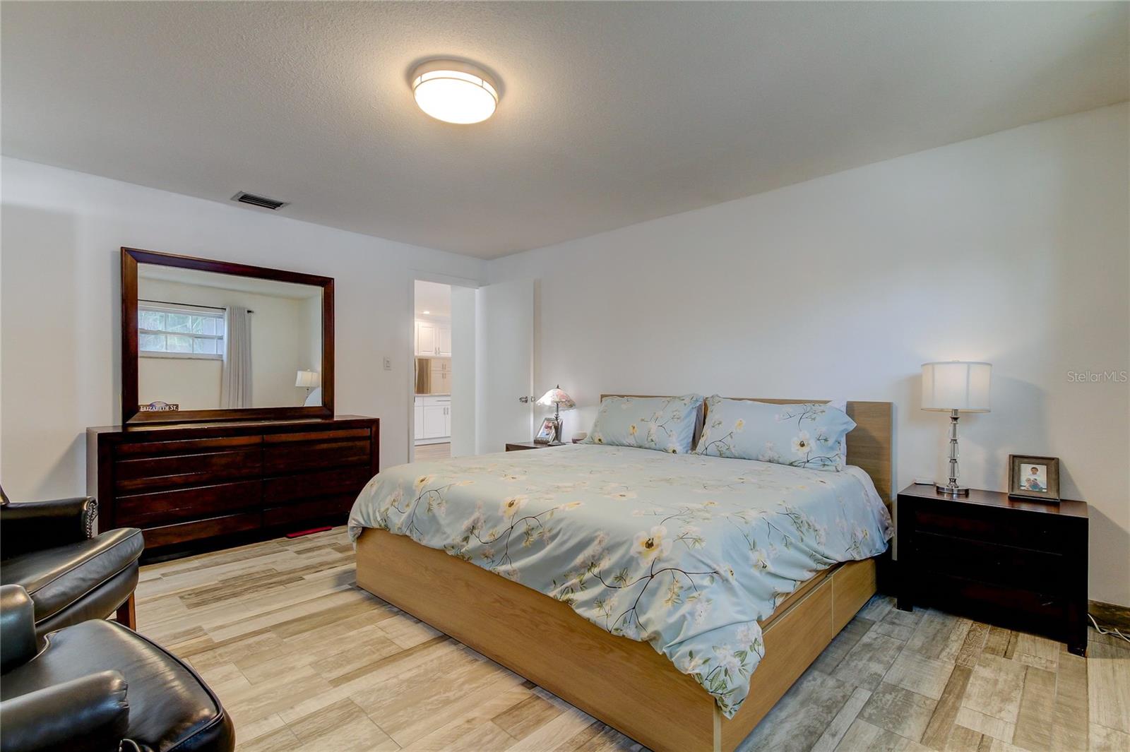 Photo prior to renting.