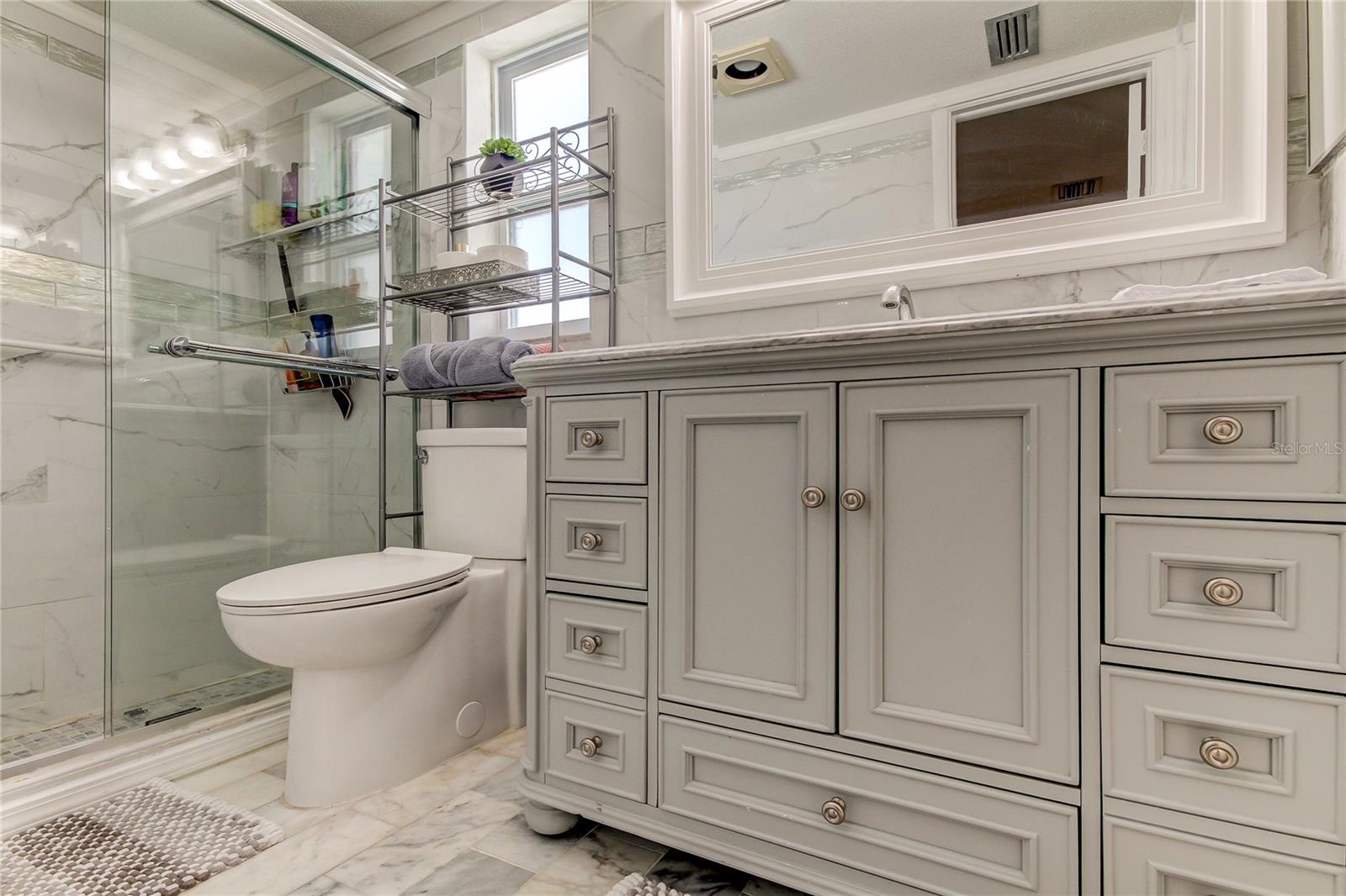 Photo prior to renting. Jack & Jill Bathroom
