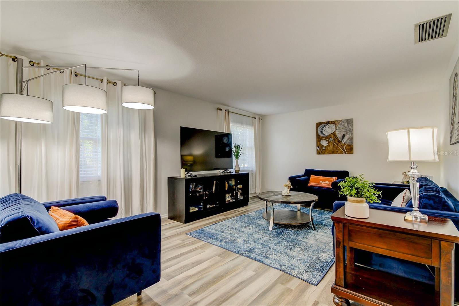 Photo prior to renting.