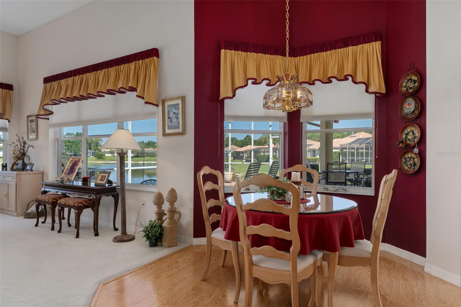 BREAKFAST NOOK