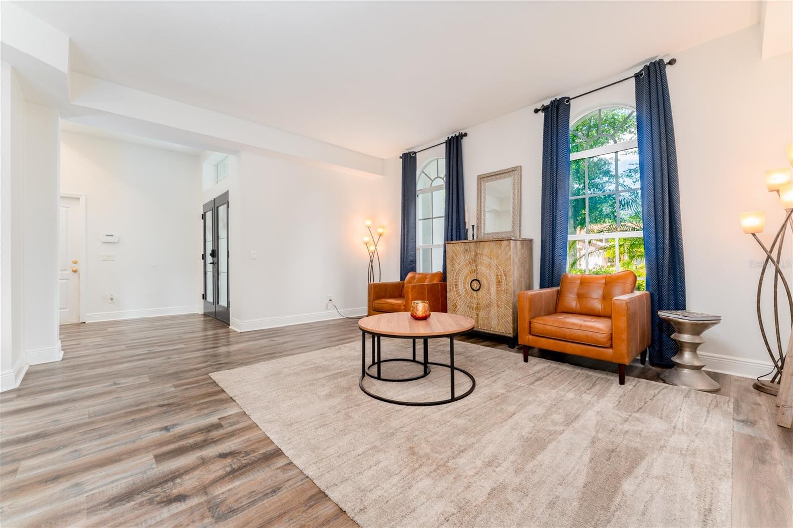 Study / Lounge sitting room separate from Living area