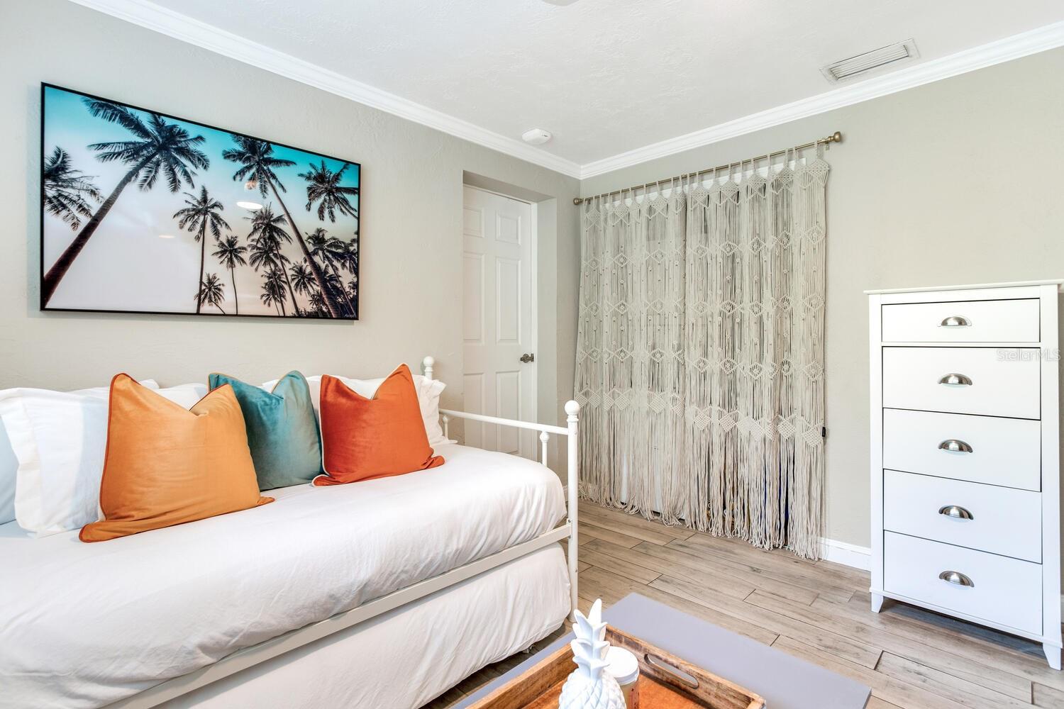 previous airbnb furnshings