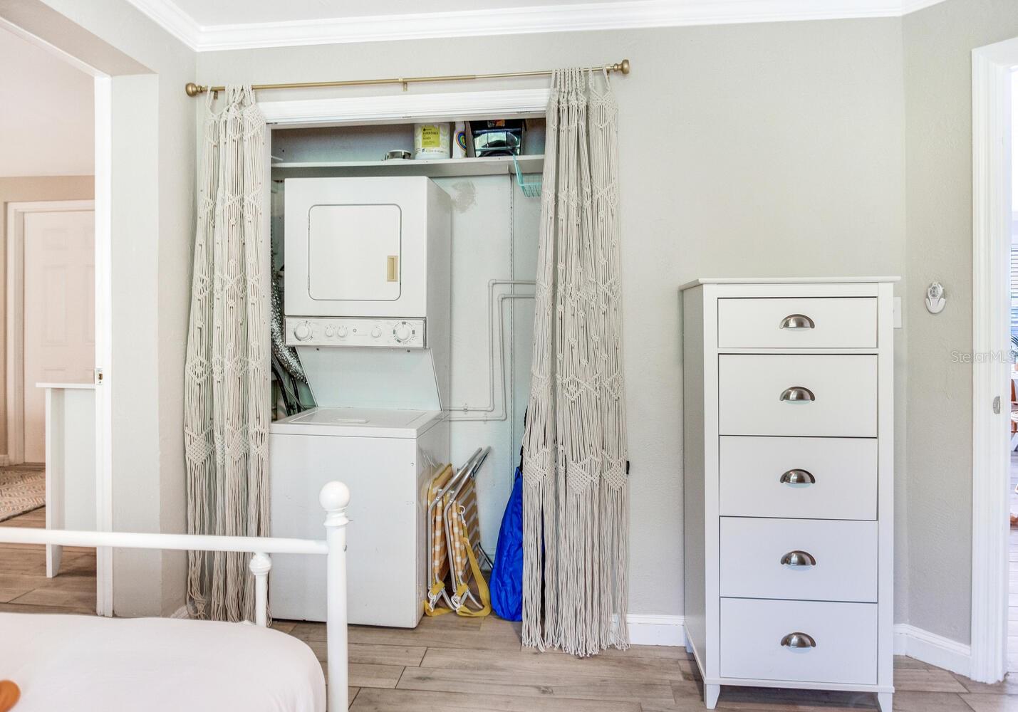 previous airbnb furnshings