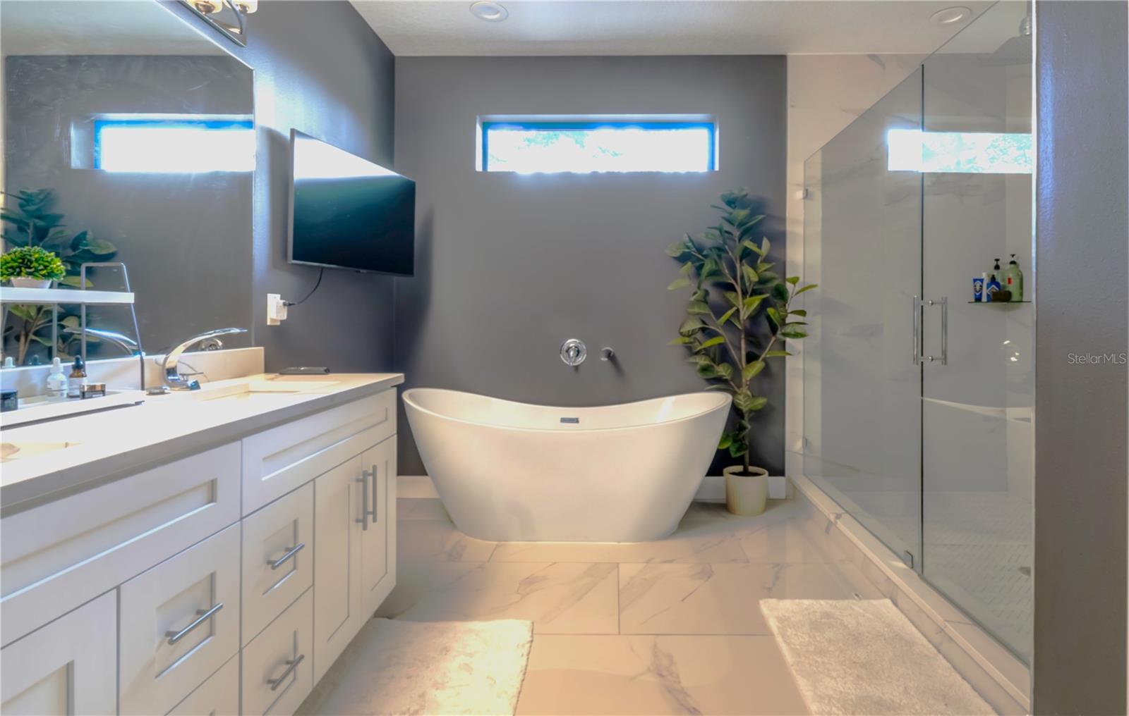 Primary Ensuite Bathroom-Second Floor