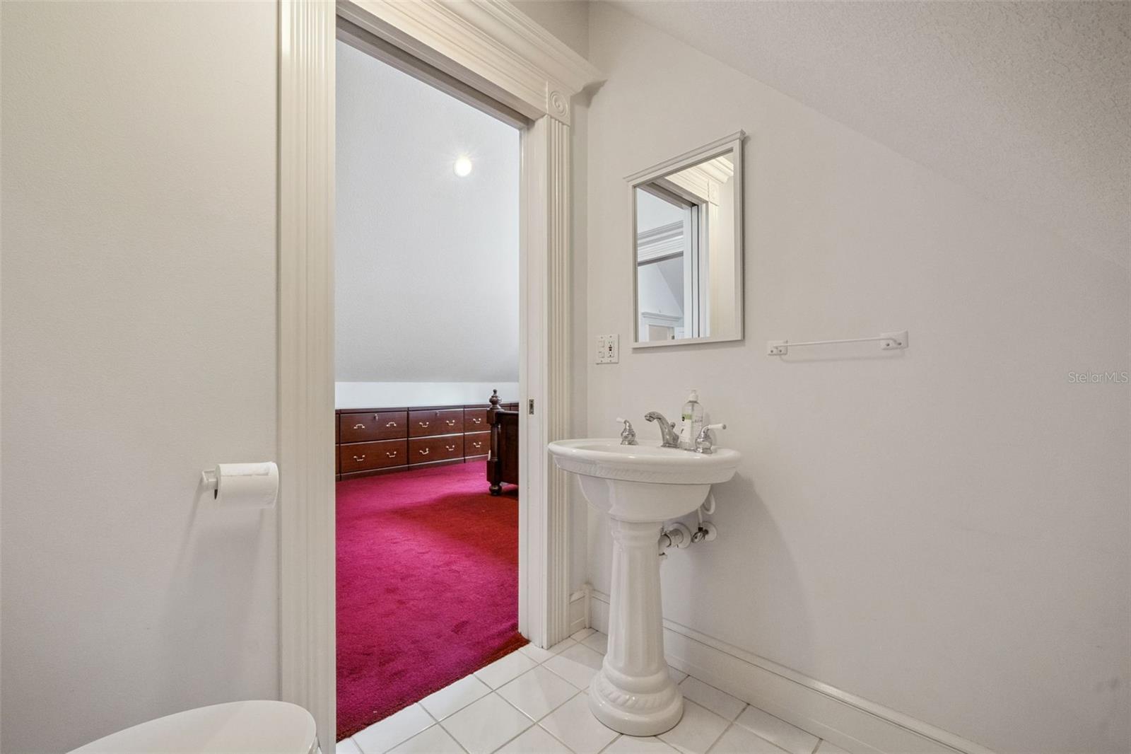 1/2 Bath