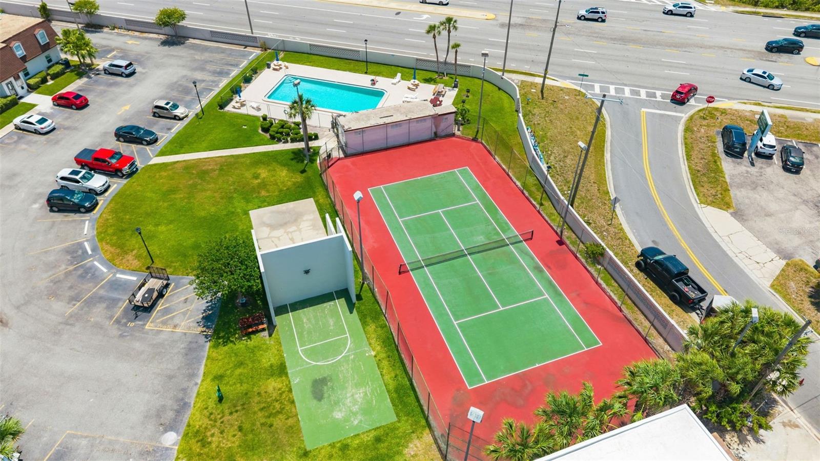 pool 2, tennis and racquetball courts