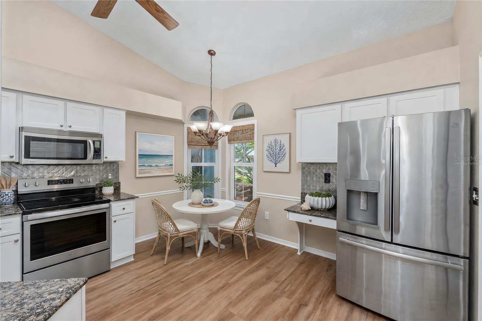 Virtually staged - Kitchen with breakfast nook!