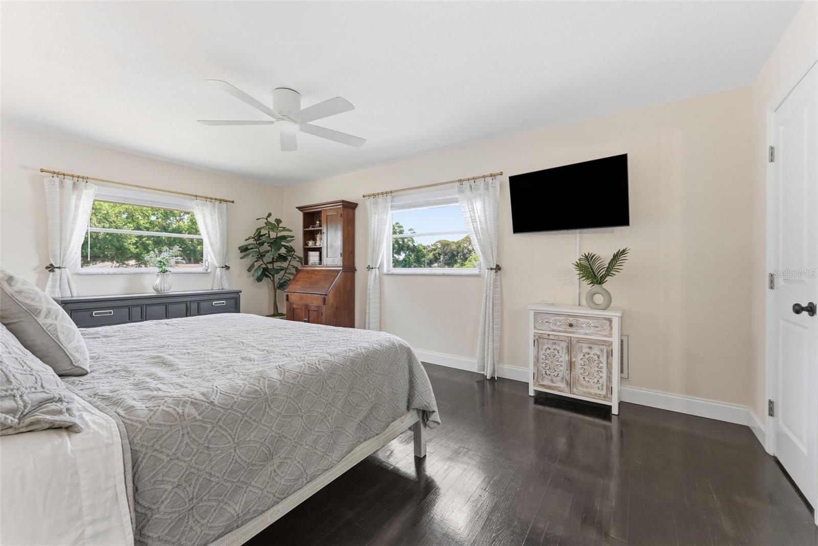 Primary suite