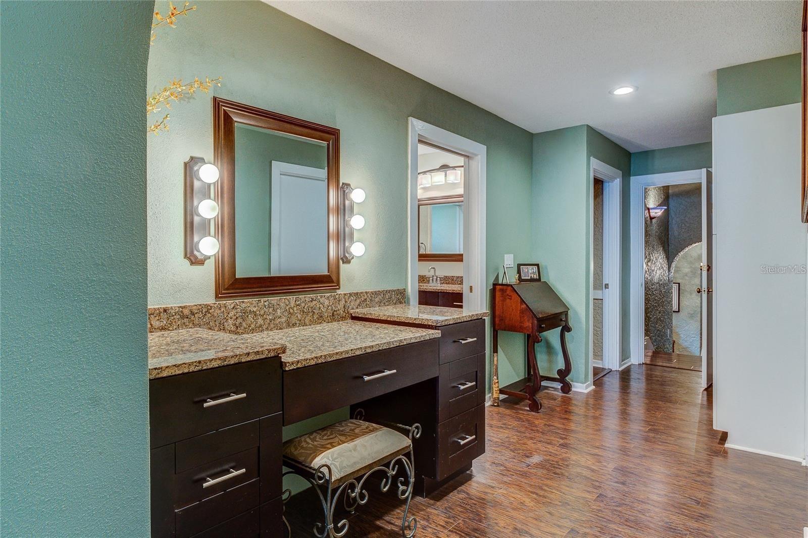 Makeup vanity