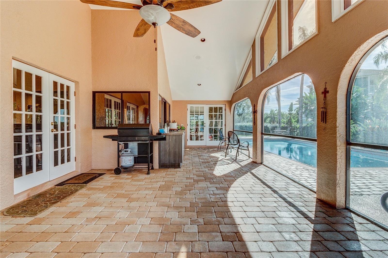 main house screened in porch
