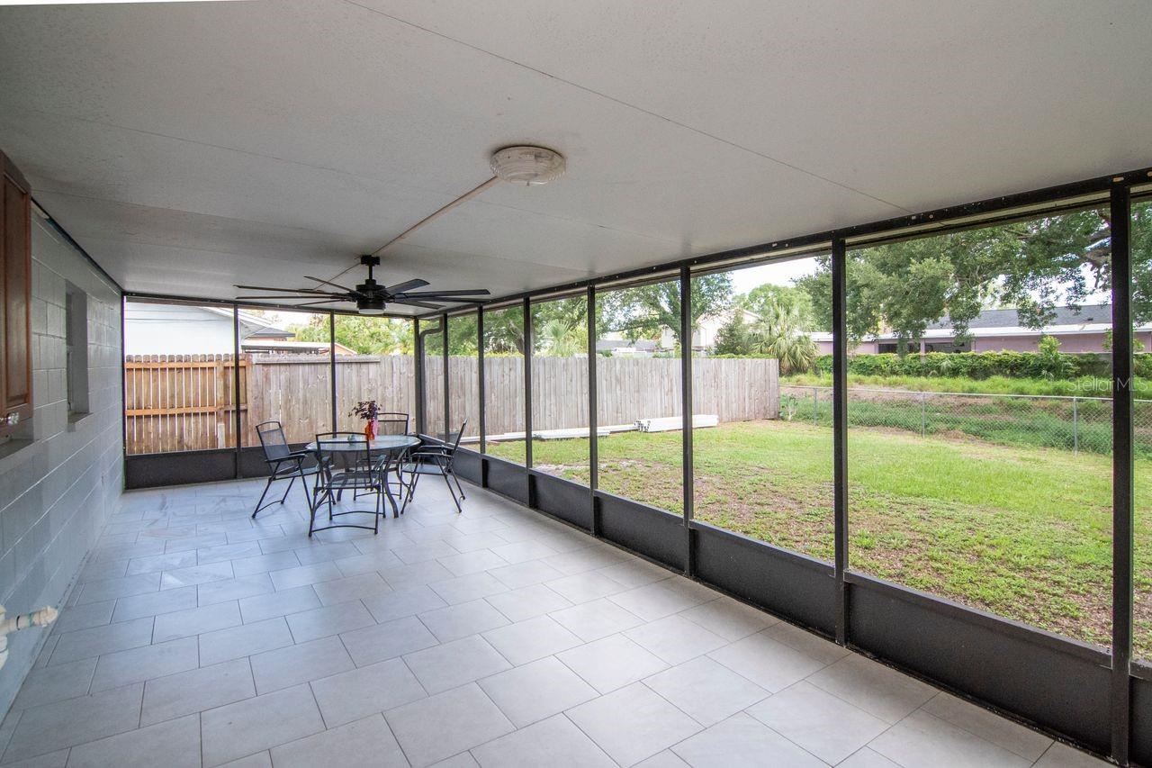 Beautiful Screened Lanai