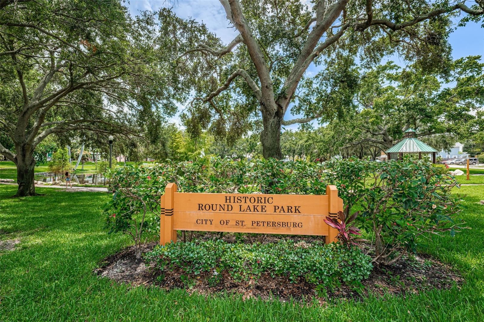 Close to Historic Round Lake Park!