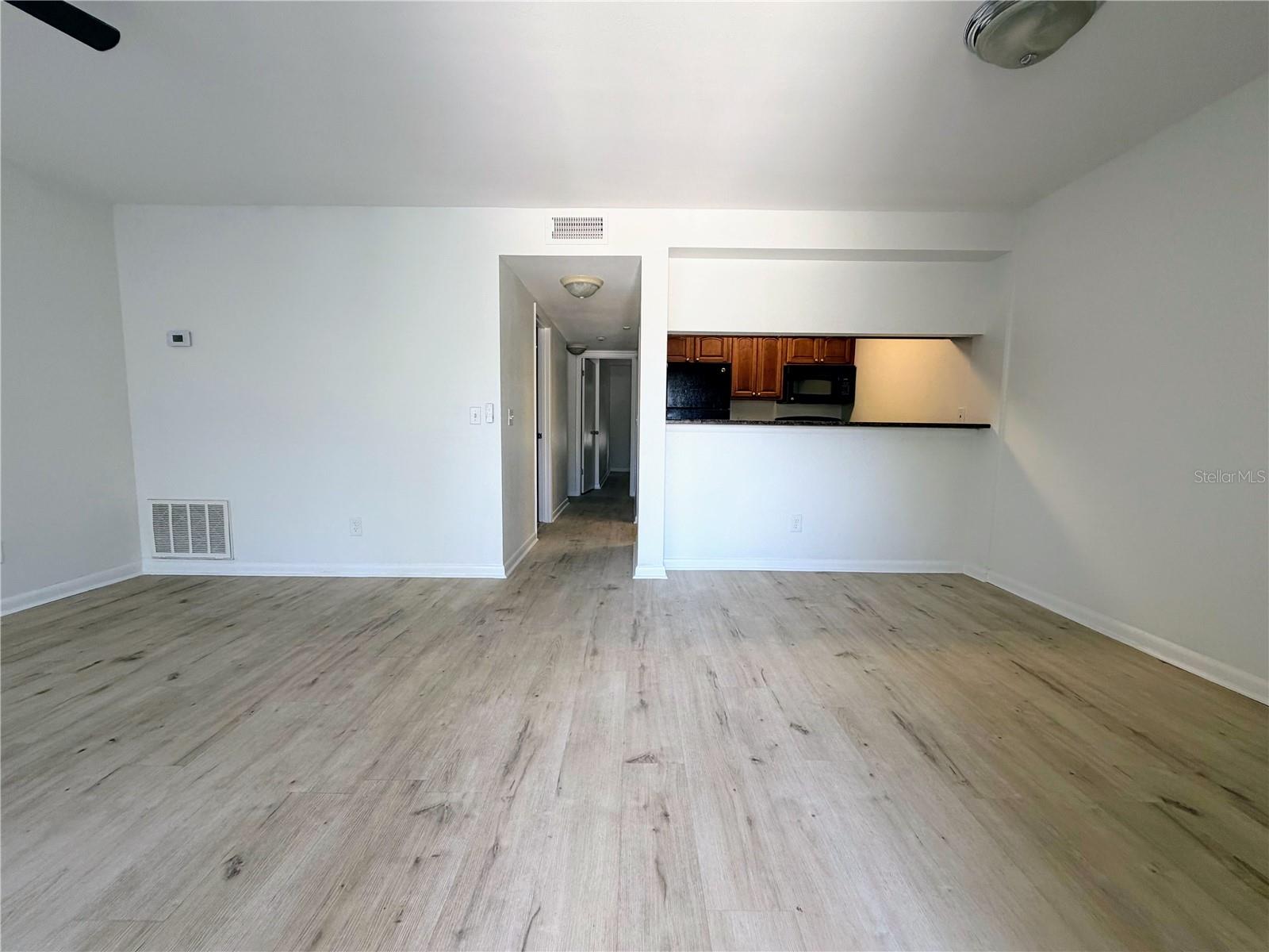 TB8509239