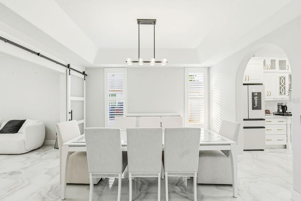 DINNING ROOM (1st Floor)