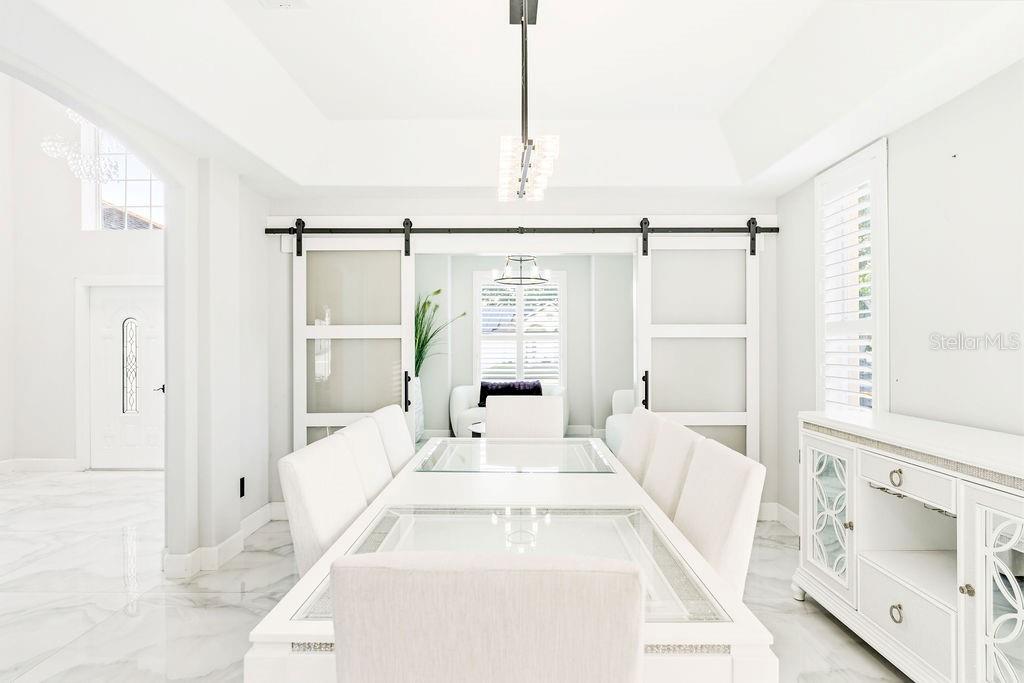 DINNING ROOM (1st Floor)