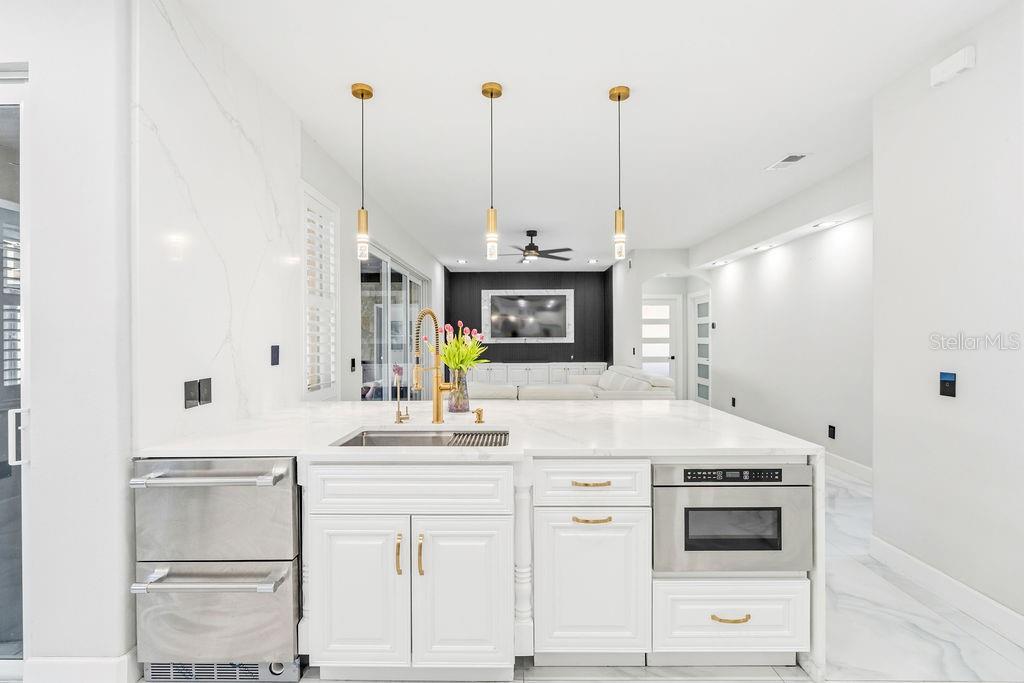 KITCHEN (1st Floor)