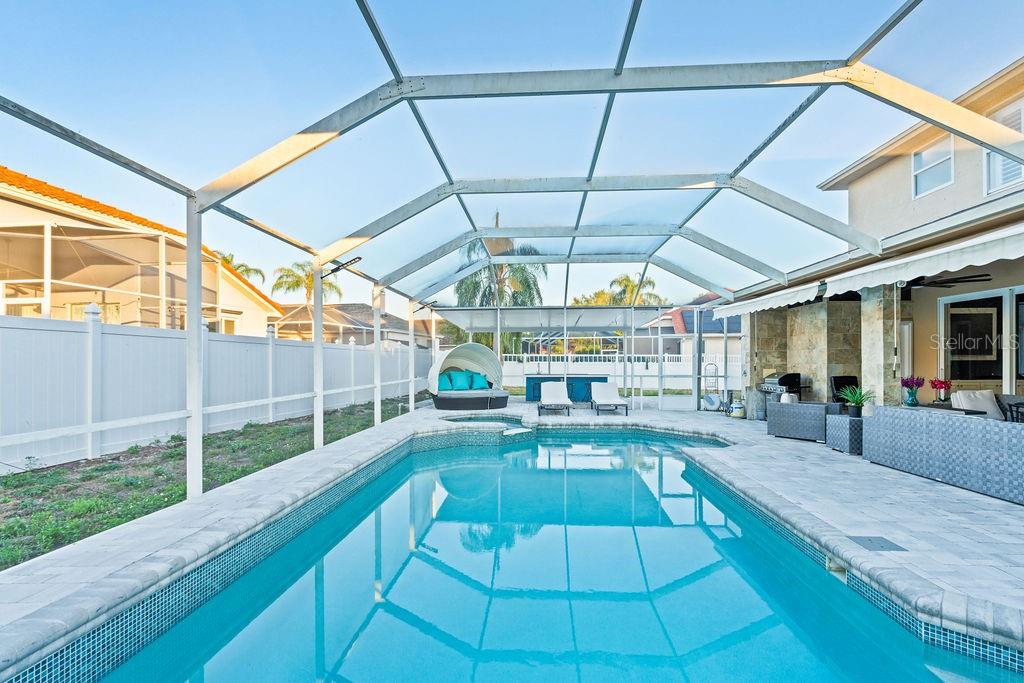 SCREENED POOL