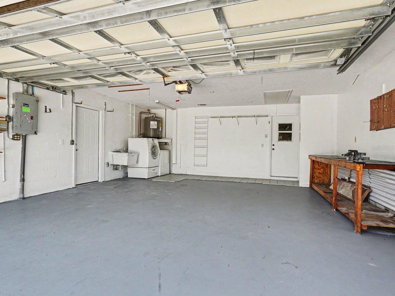 TB8509261
