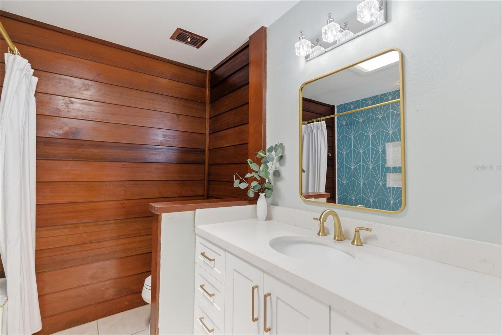 2nd Bathroom