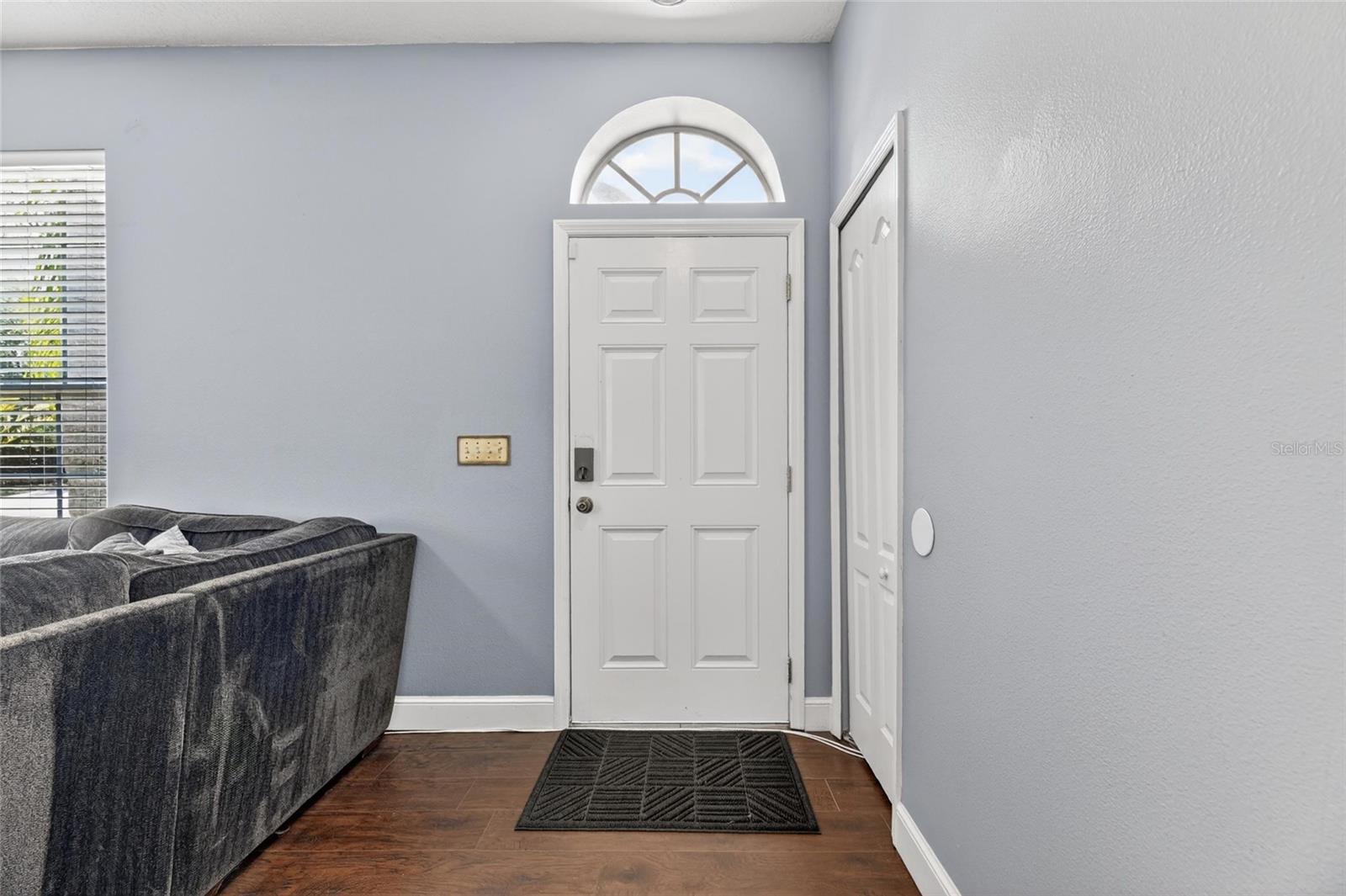 Entryway into family room