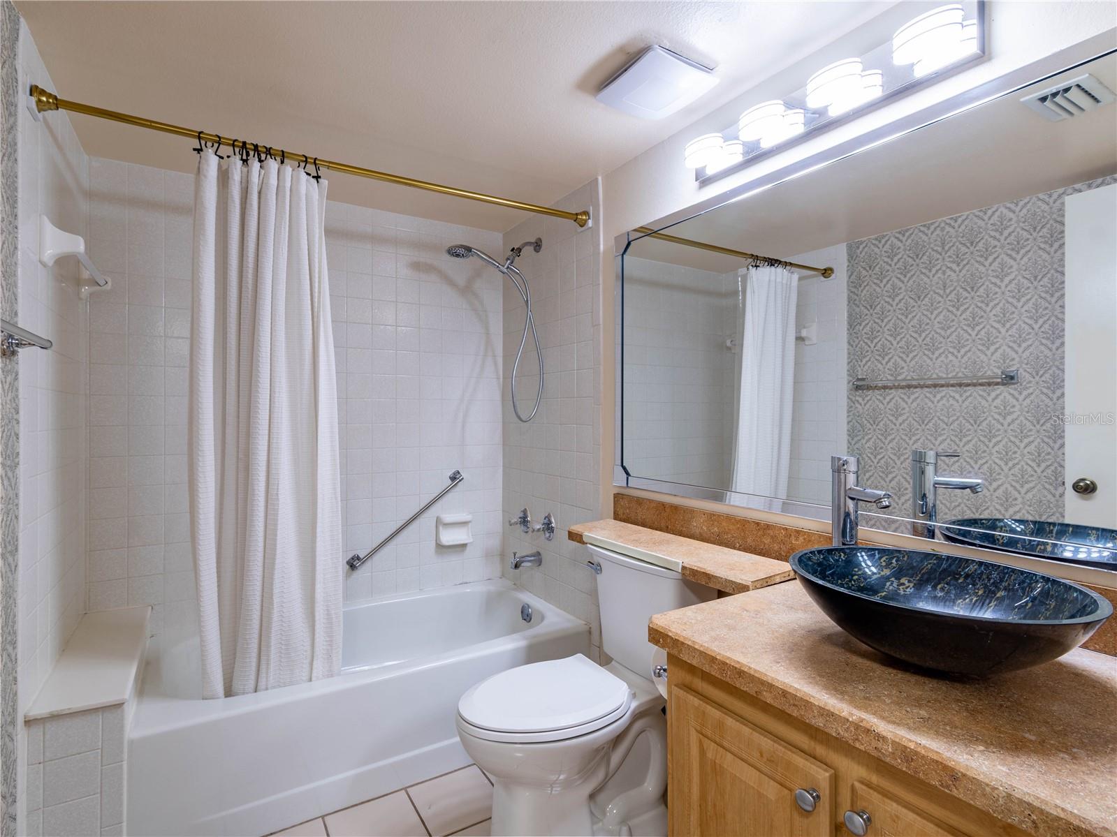 TB8509382