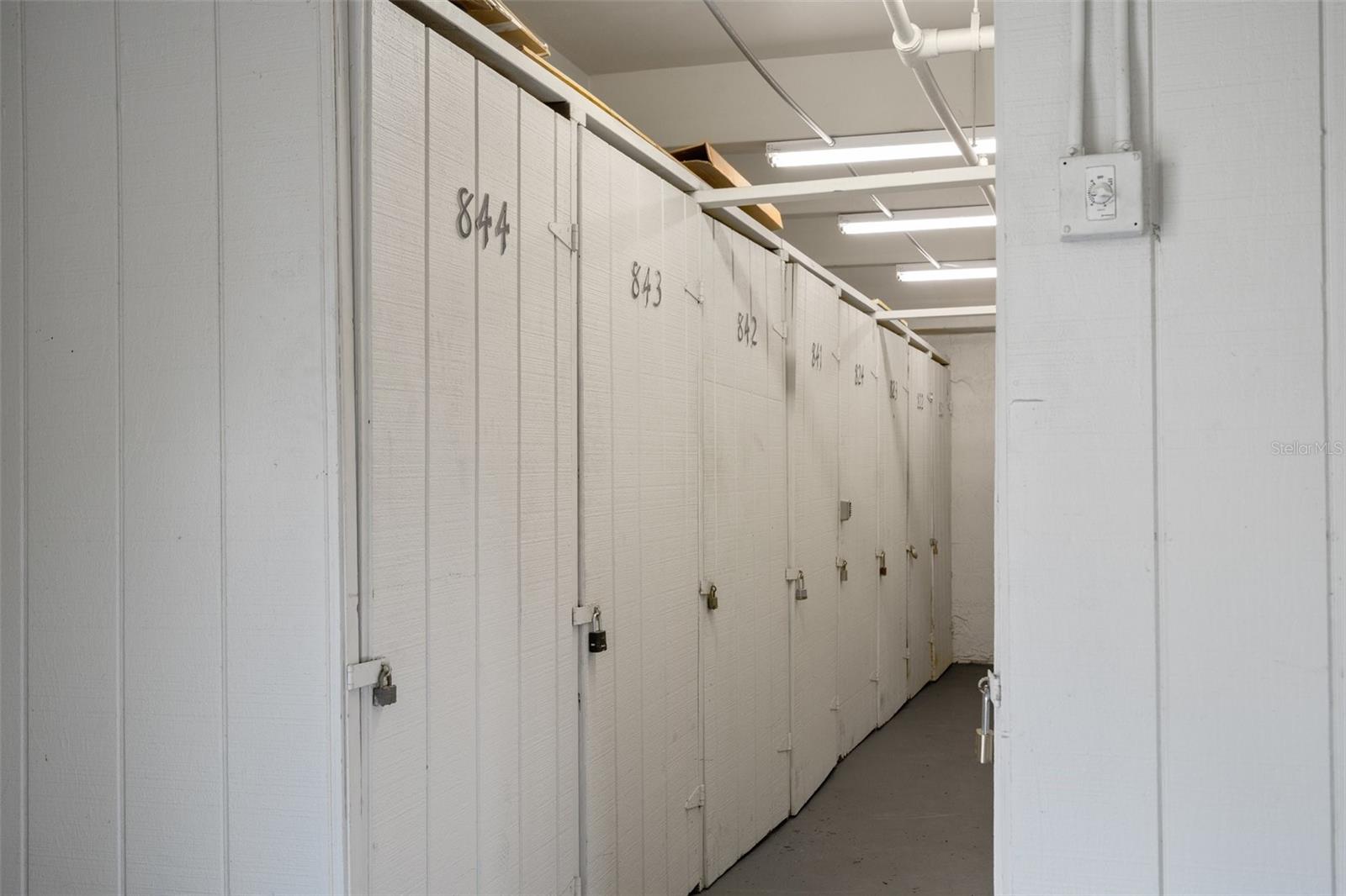 Storage locker #843