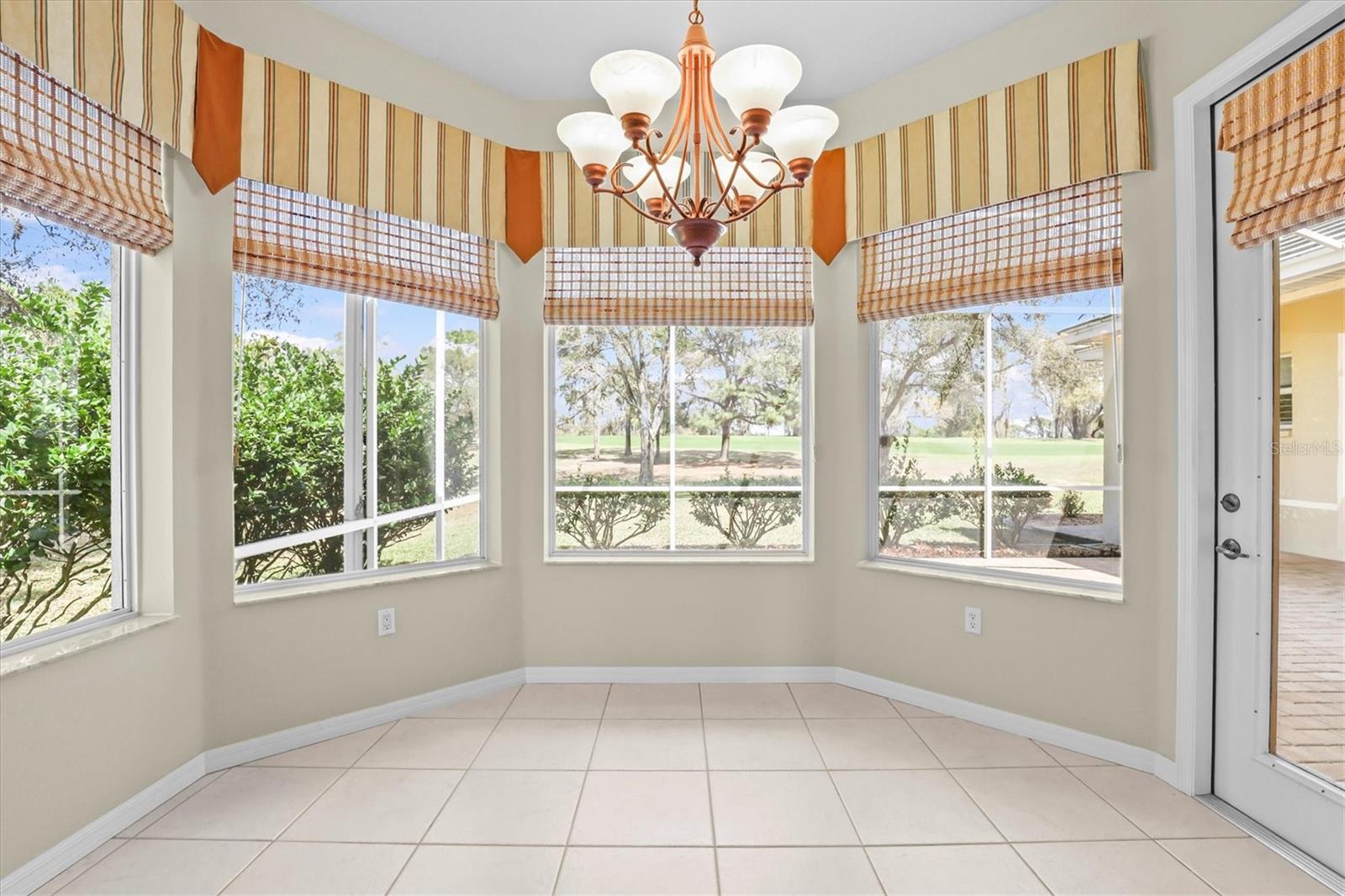 Bay Windows in Breakfast Nook