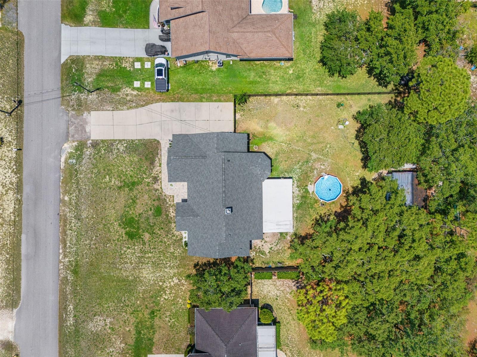 Fully fenced privacy yard