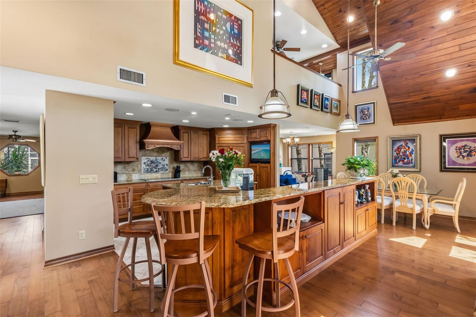 Kitchen Bar/ Stools
