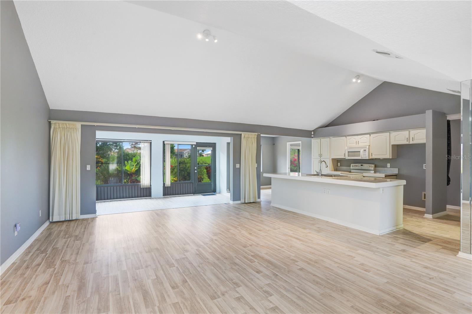 Living Room / Kitchen