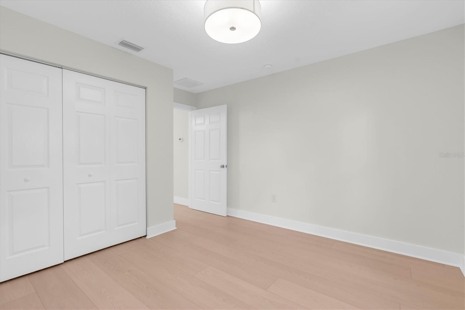 BR2 - large wall closet