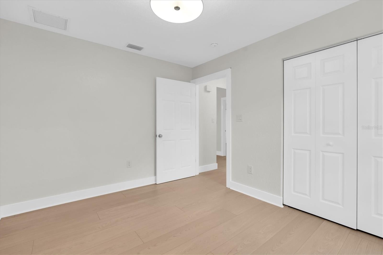 BR3 - large wall closet
