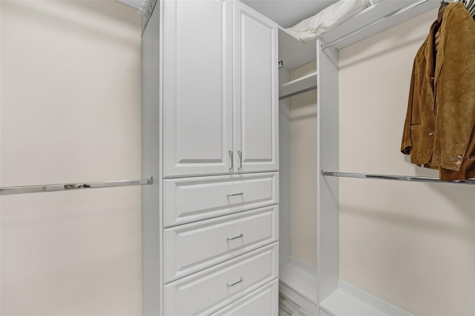 There are 2 walk-in closests in the primary bedroom suite.