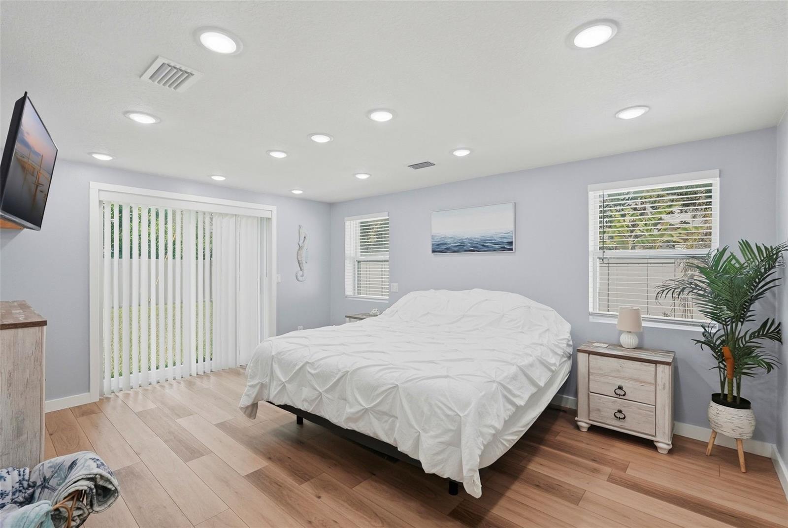 Bedroom 4 w/ ensuite